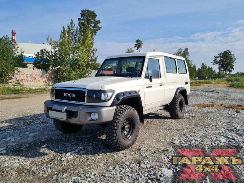 Toyota Land Cruiser 78 MT 33