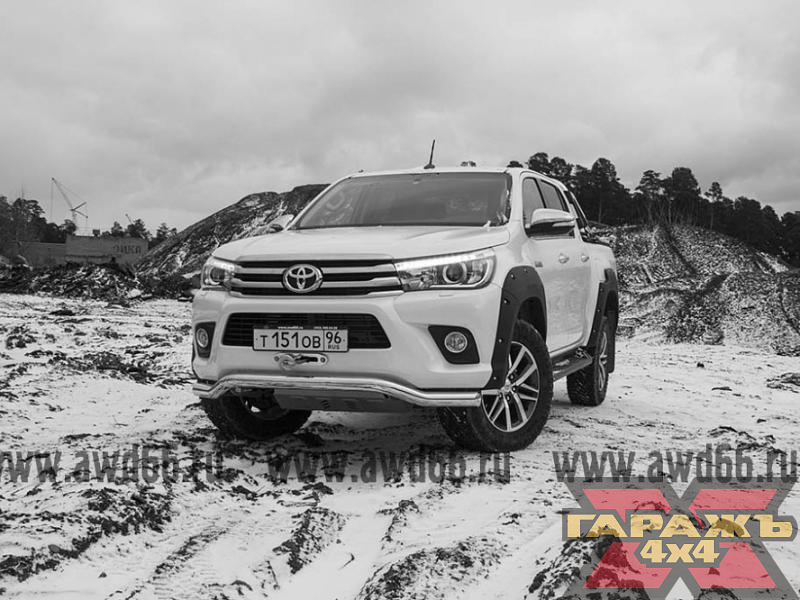 Toyota HiLux REVO AT 32 LT