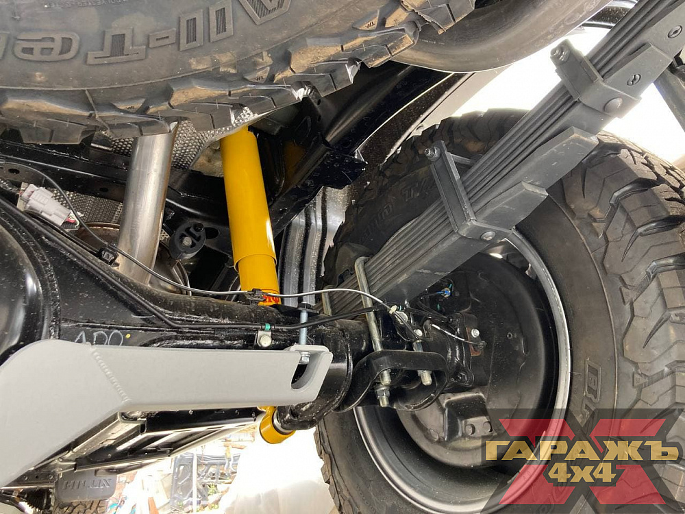 Toyota Hilux Black Onyx 2021 AT 32"