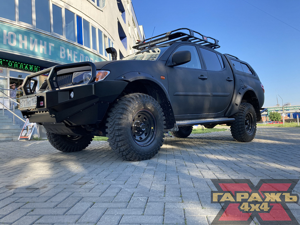 Mitsubishi L200 XT 33 Black Raptor