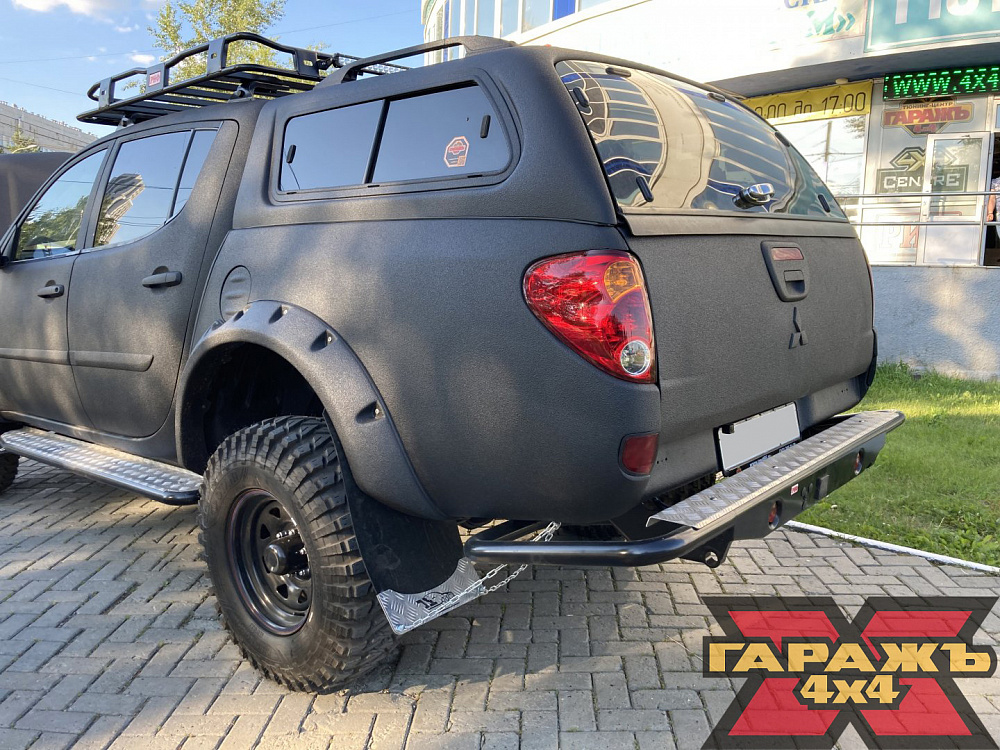Mitsubishi L200 XT 33 Black Raptor