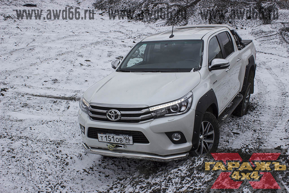 Toyota HiLux REVO AT 32 LT