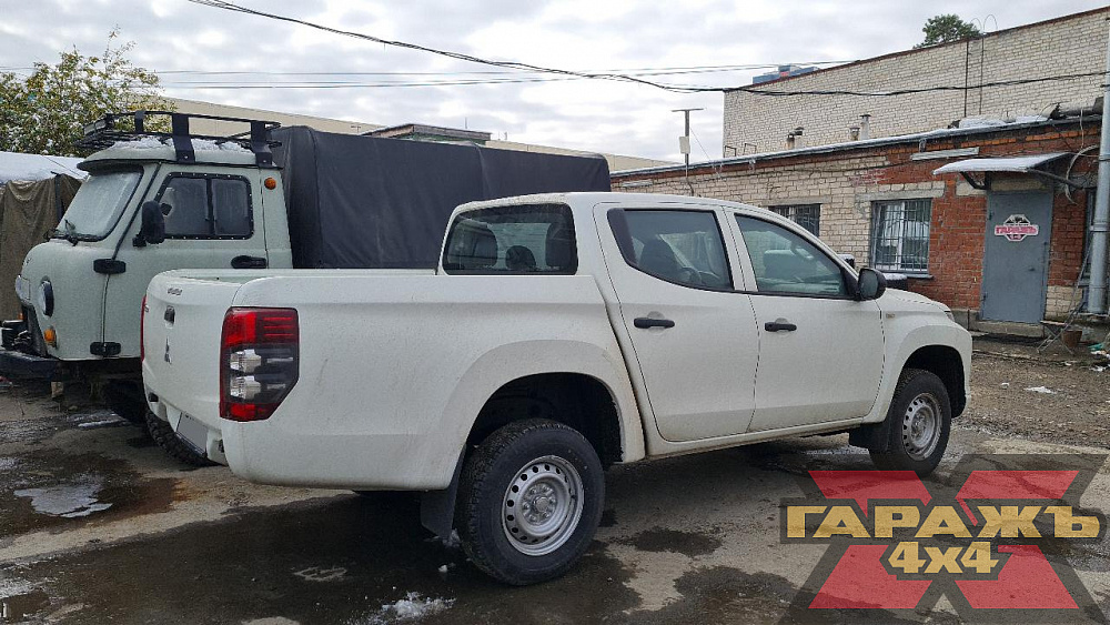 Mitsubishi L200 XT 36 Green Raptor