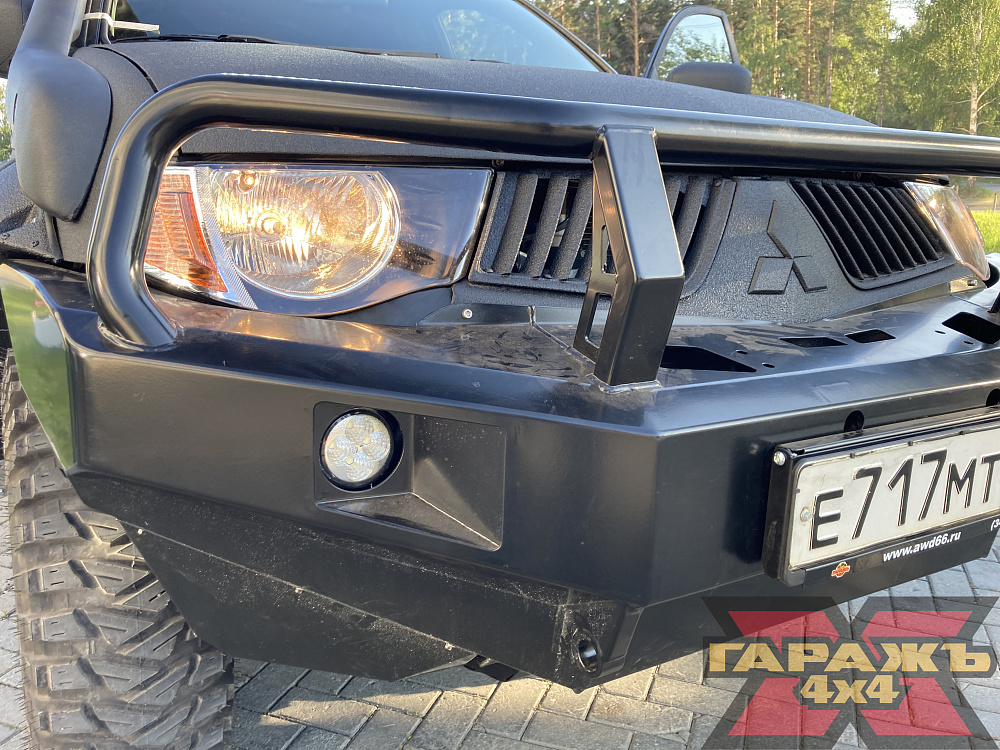 Mitsubishi L200 XT 33 Black Raptor