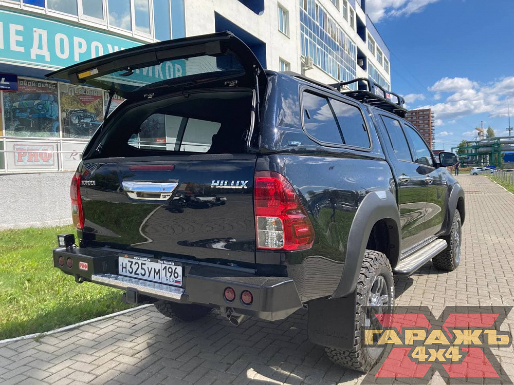 Toyota Hilux Black Onyx 2021 AT 32"