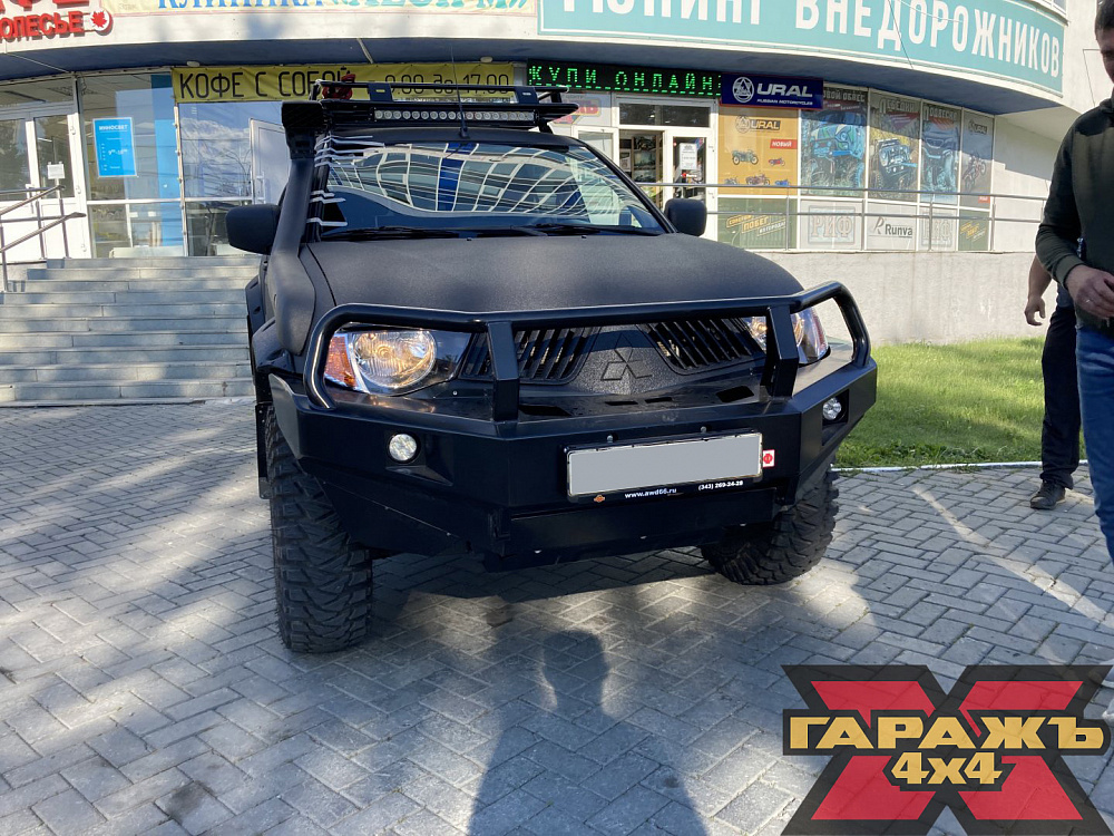 Mitsubishi L200 XT 33 Black Raptor