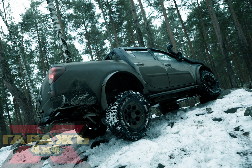 Mitsubishi L200 Triton МT 35 Black Raptor