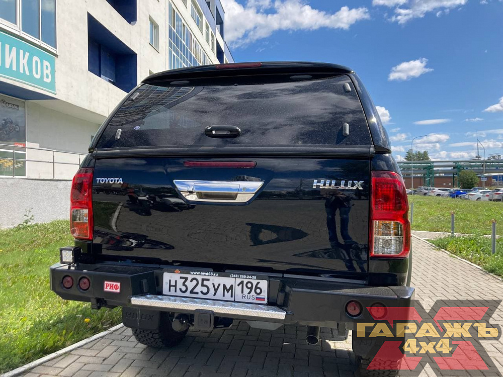 Toyota Hilux Black Onyx 2021 AT 32"