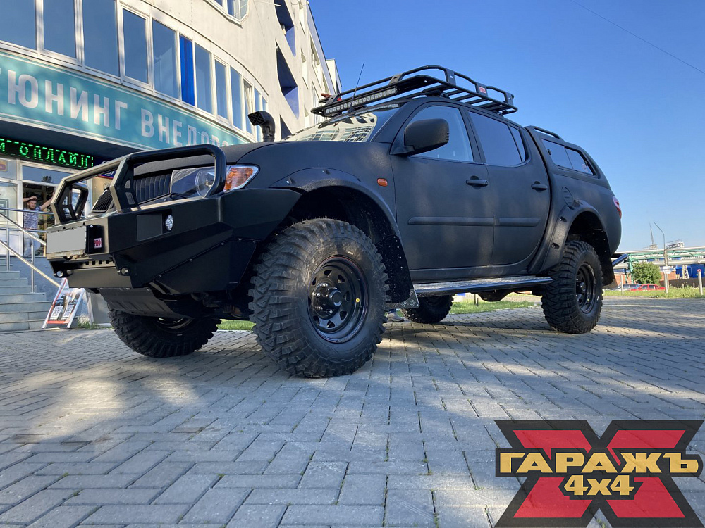 Mitsubishi L200 XT 33 Black Raptor