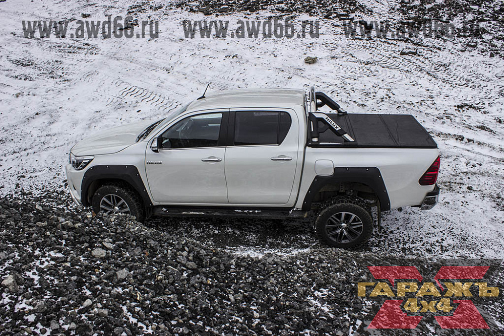 Toyota HiLux REVO AT 32 LT