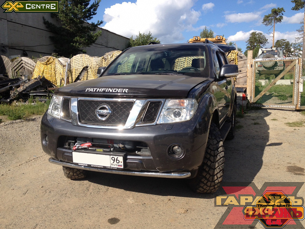 Nissan Pathfinder MT 32 LT