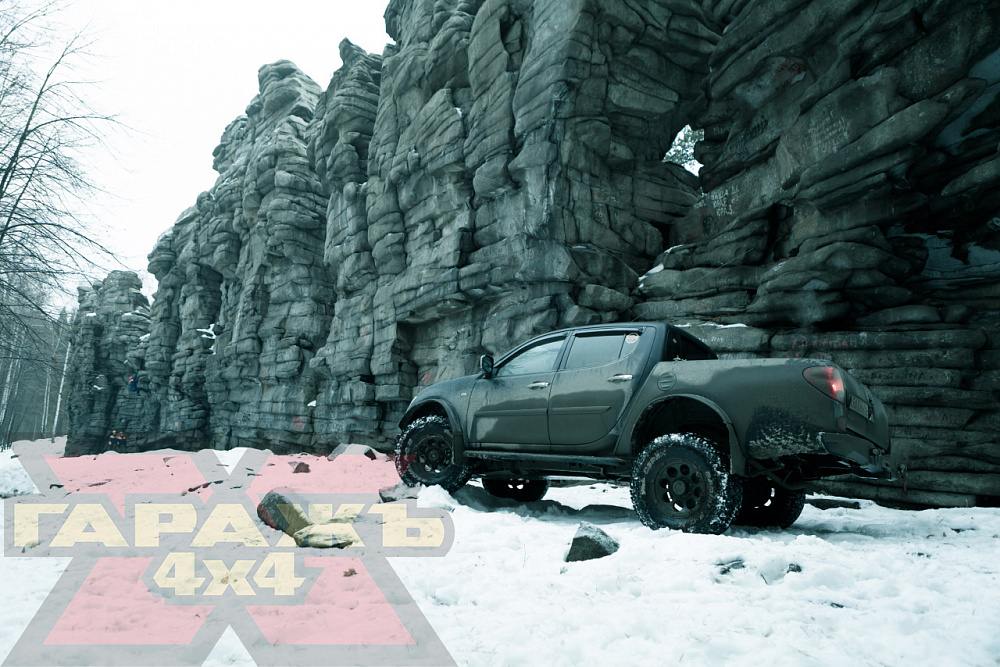 Mitsubishi L200 Triton МT 35 Black Raptor