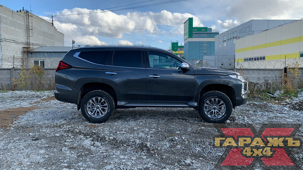 Mitsubishi Pajero Sport 3 LT