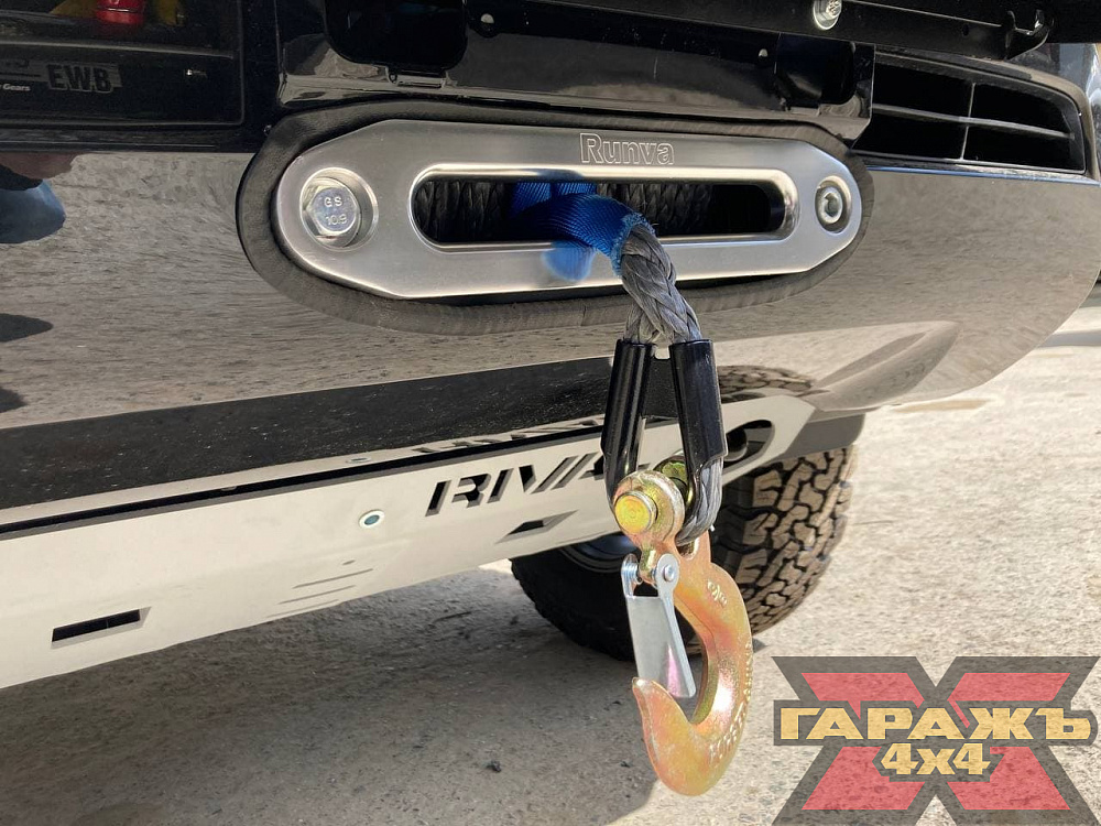Toyota Hilux Black Onyx 2021 AT 32"