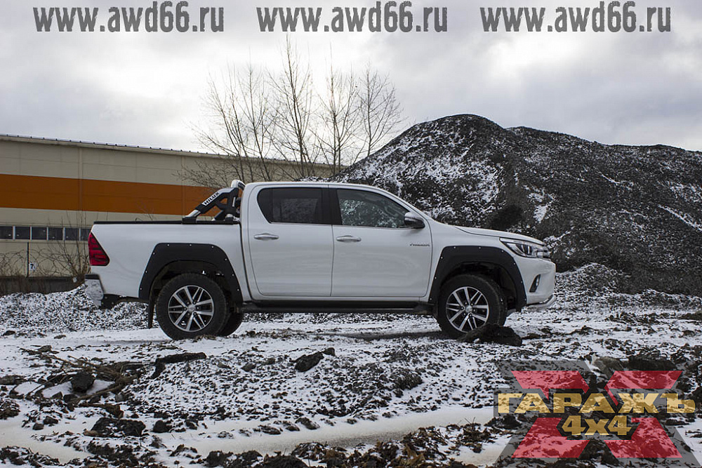 Toyota HiLux REVO AT 32 LT