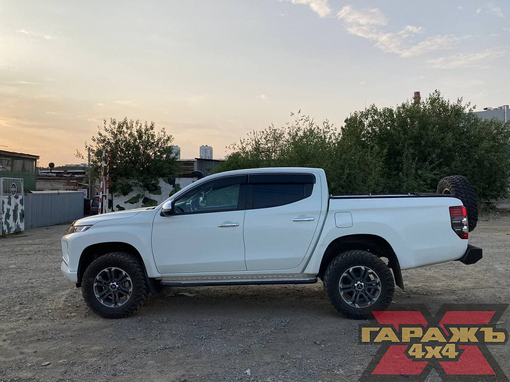 Mitsubishi L200 MT 33 LT