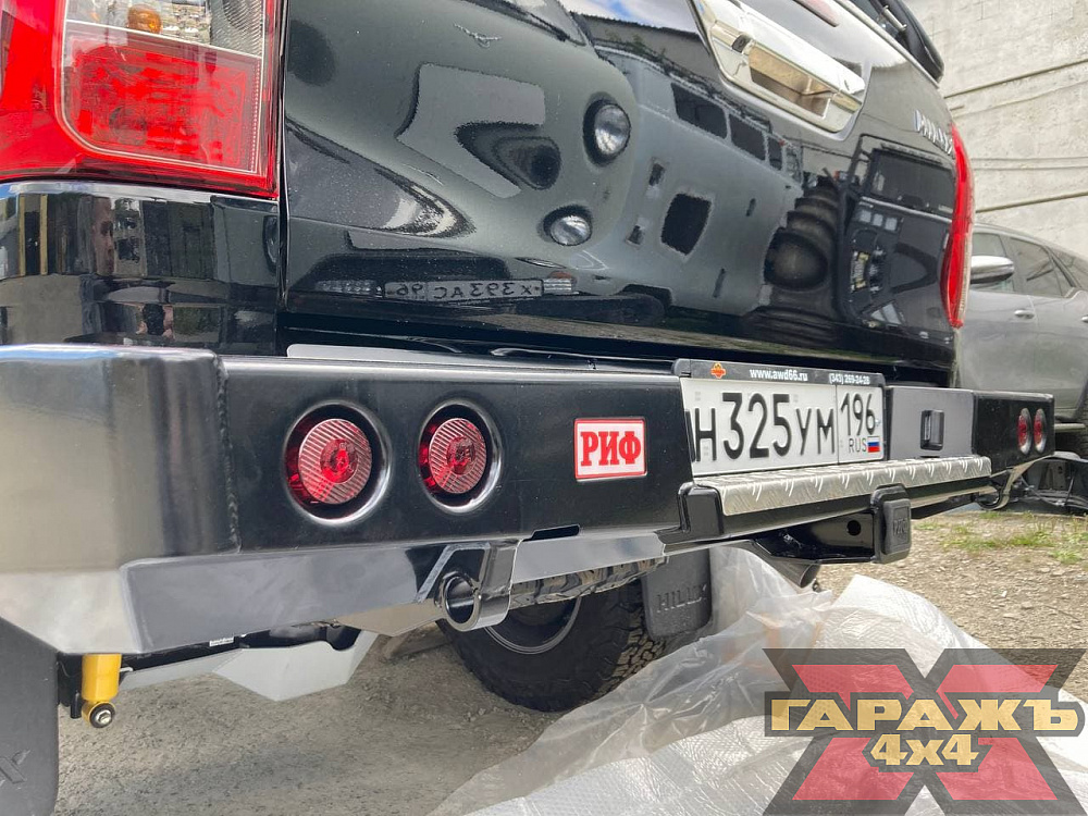 Toyota Hilux Black Onyx 2021 AT 32"