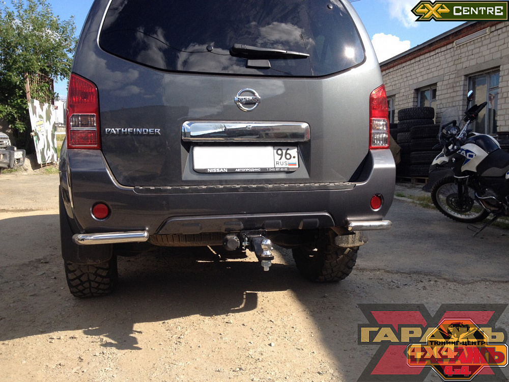 Nissan Pathfinder MT 32 LT