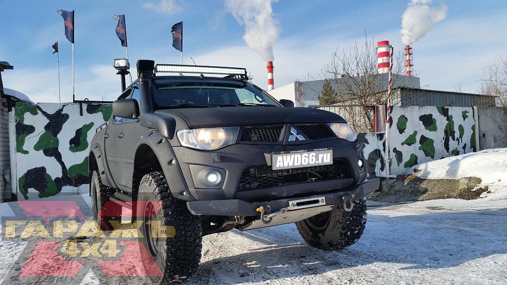 Mitsubishi L200 Triton МT 35 Black Raptor