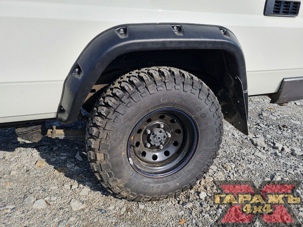 Toyota Land Cruiser 78 MT 33