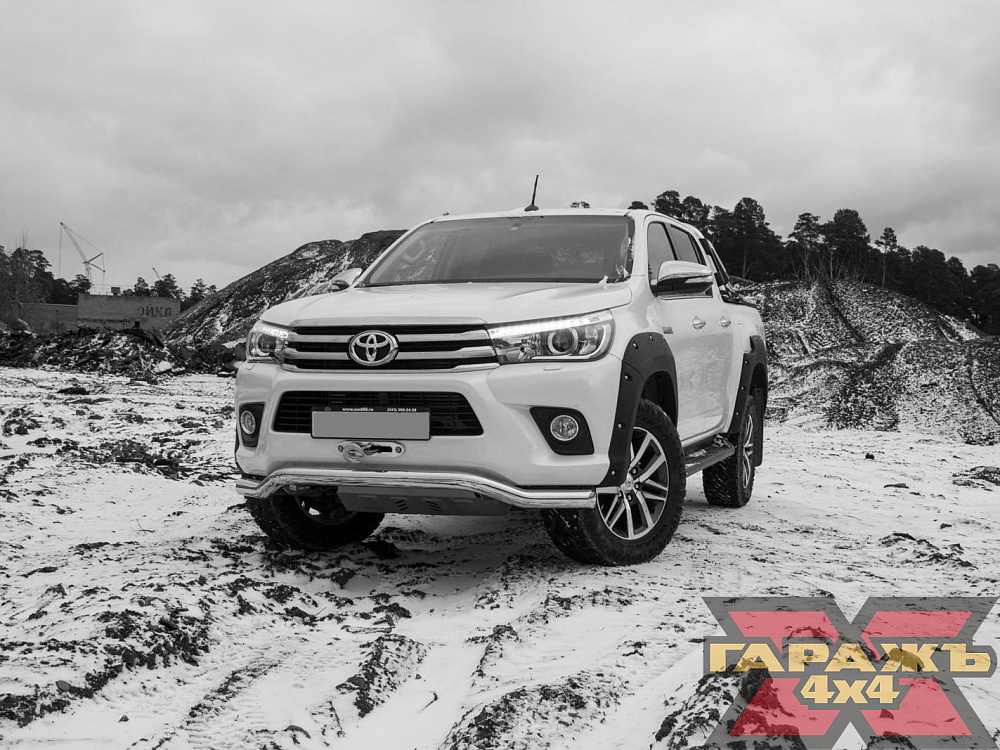 Toyota HiLux REVO AT 32 LT