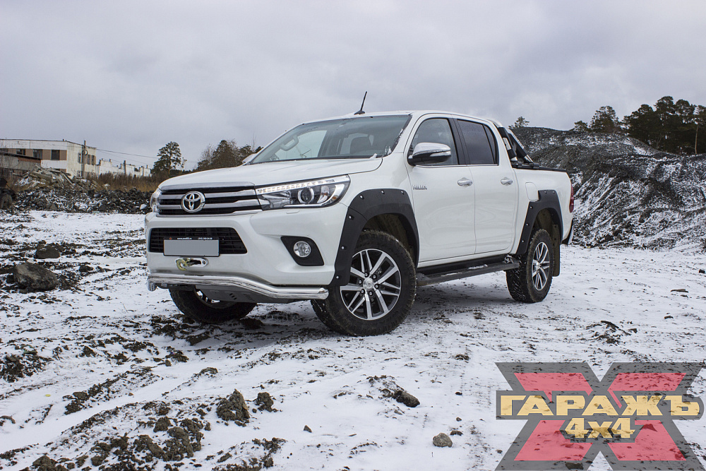 Toyota HiLux REVO AT 32 LT