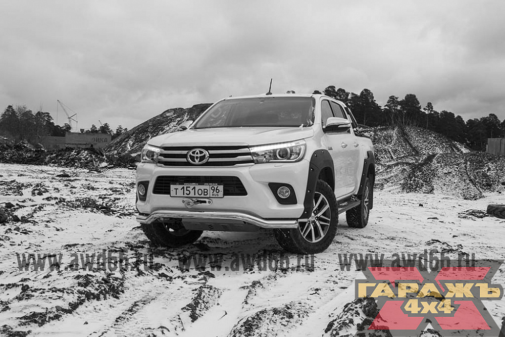 Toyota HiLux REVO AT 32 LT
