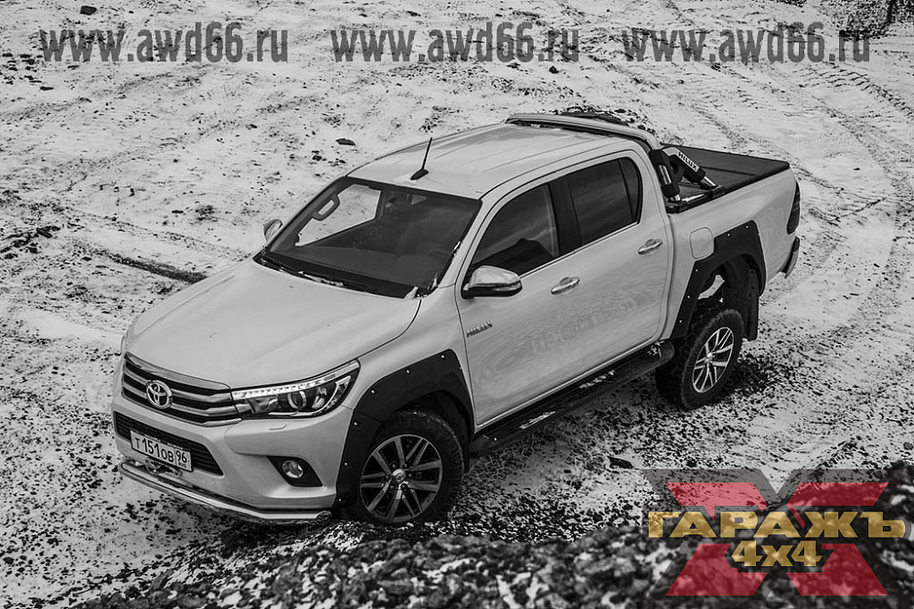 Toyota HiLux REVO AT 32 LT
