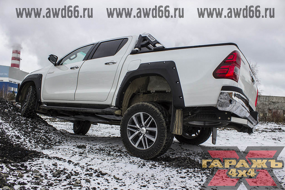 Toyota HiLux REVO AT 32 LT
