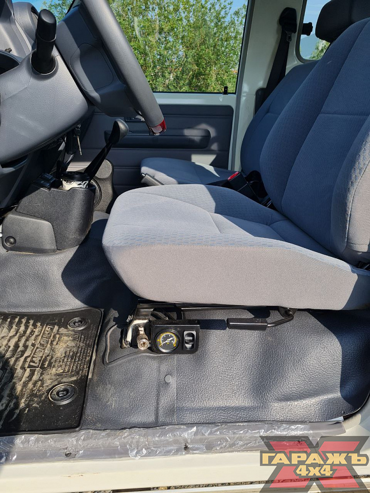 Toyota Land Cruiser 78 MT 33