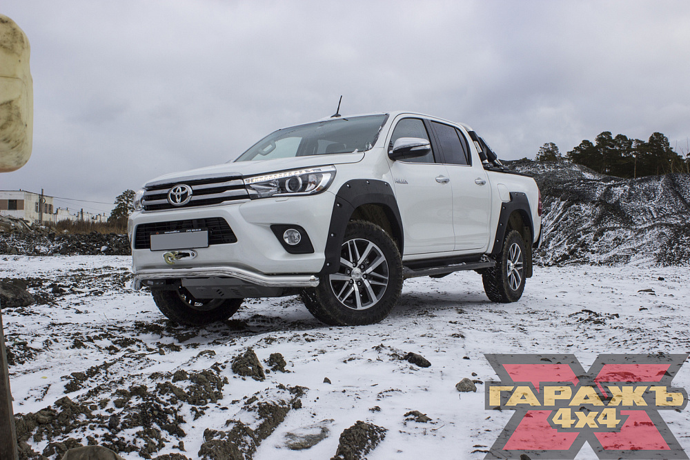 Toyota HiLux REVO AT 32 LT